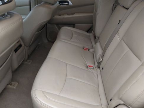 Used 2014 Nissan Pathfinder SV FWD image 18