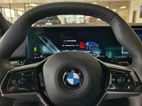 Certified 2025 BMW 530i image 16