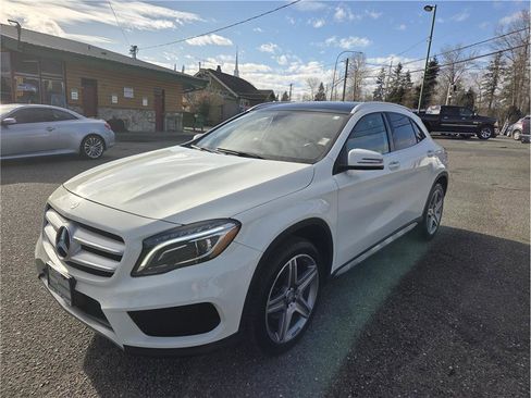 Used 2017 Mercedes-Benz GLA 250 4MATIC image 4