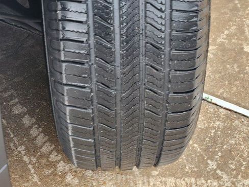 Used 2022 Chevrolet Traverse LT image 18