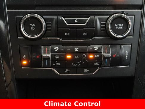 Used 2018 Ford Explorer XLT w/ Equipment Group 202A image 20