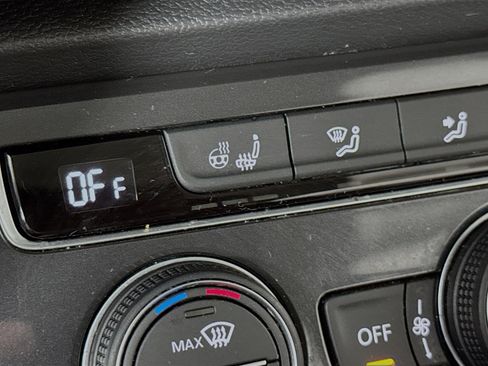 Used 2021 Volkswagen Tiguan SEL w/ 3rd Row Seat Package AWD/4WD image 19