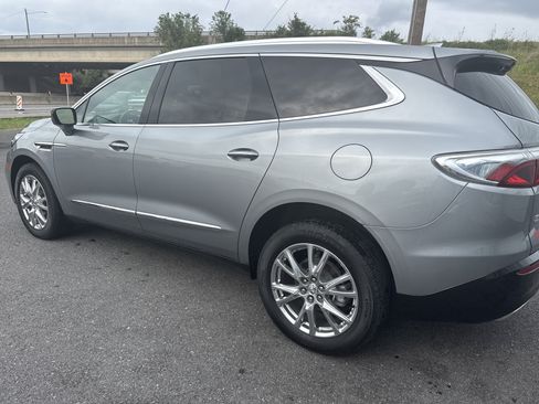 Used 2024 Buick Enclave Essence w/ Experience Buick Package AWD/4WD image 6