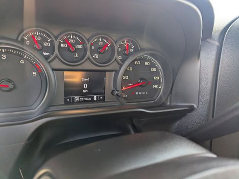 Used 2024 Chevrolet Silverado 2500 Custom w/ Custom Value Package image 8