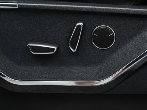 Used 2022 Ford F150 Platinum w/ Equipment Group 701A High image 10