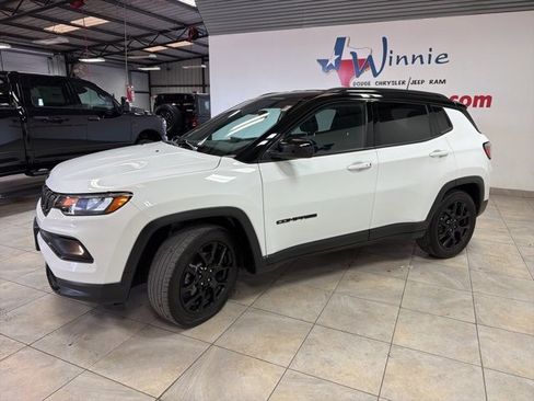 Used 2022 Jeep Compass Altitude image 7