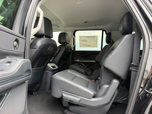 New 2026 Lincoln Navigator L Premier image 17