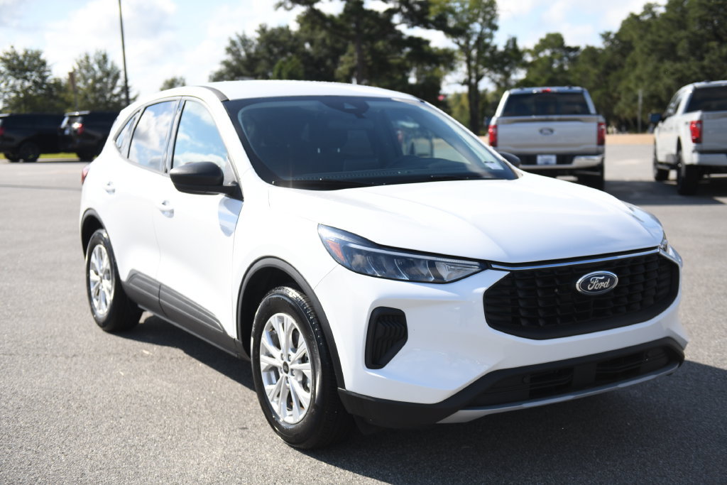 Used 2025 Ford Escape Active FWD image 3