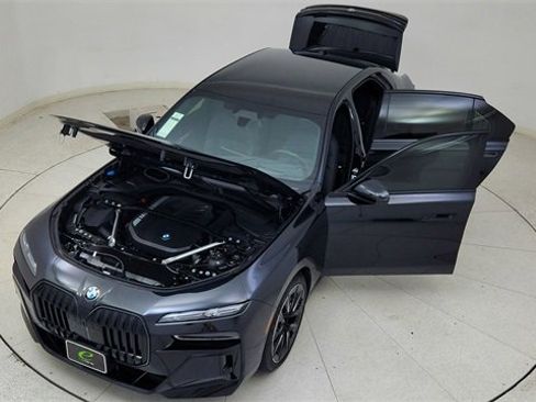 Used 2025 BMW 740i xDrive 740i xDrive w/ Executive Package image 84