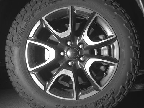 Used 2025 Jeep Compass Trailhawk image 13