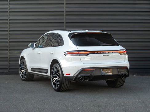 Certified 2026 Porsche Macan image 3
