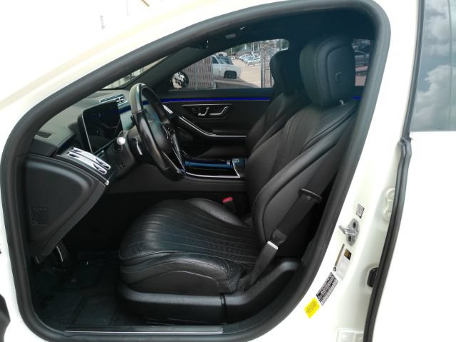 Used 2022 Mercedes-Benz S 500 4MATIC w/ AMG Line Package image 16