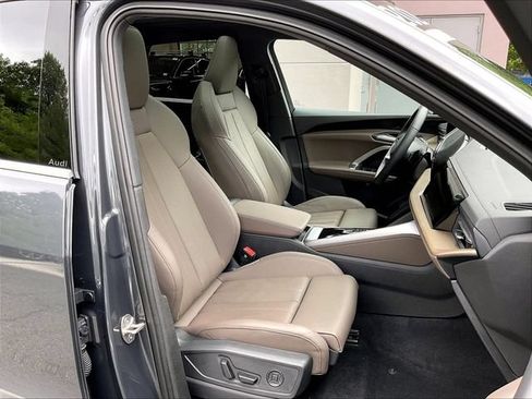 Used 2025 Audi Q5 Premium Plus w/ Premium Plus AWD/4WD image 19