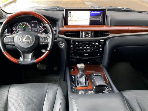 Used 2020 Lexus LX 570 4WD w/ 3rd Row & Luxury Pkg image 14