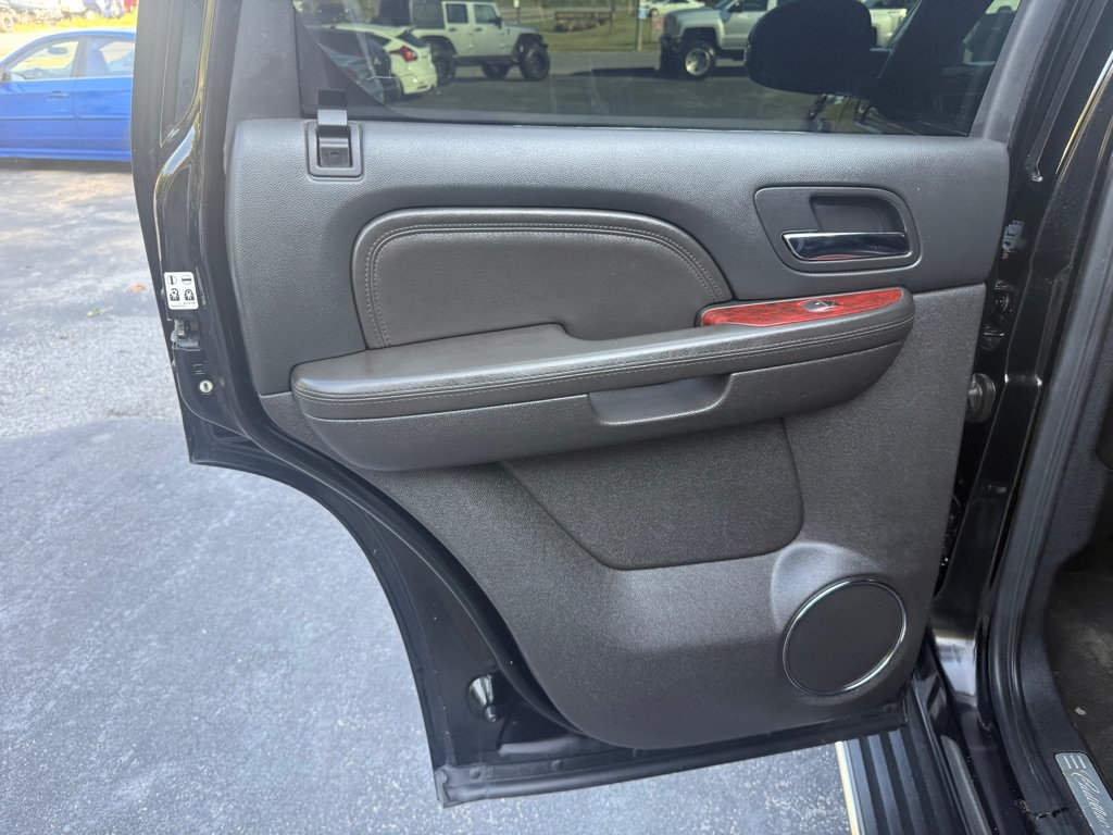 Used 2011 Cadillac Escalade AWD image 55