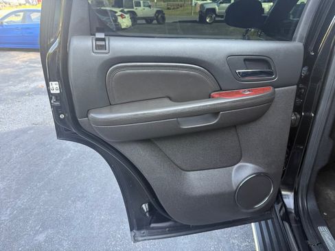 Used 2011 Cadillac Escalade AWD image 55