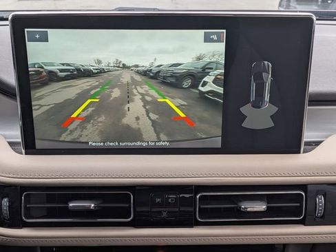 Used 2023 Lincoln Nautilus AWD w/ Premium Package image 12