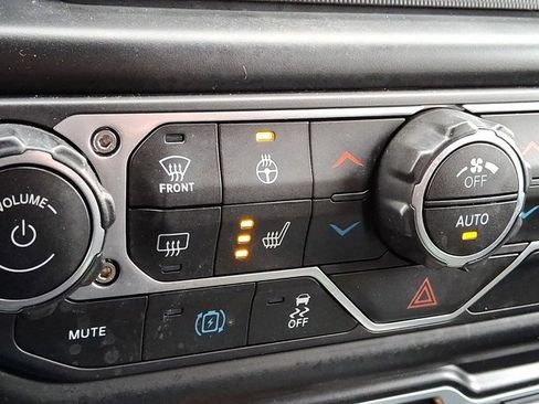 Certified 2023 Jeep Wrangler Unlimited w/ Cold Weather Group image 27