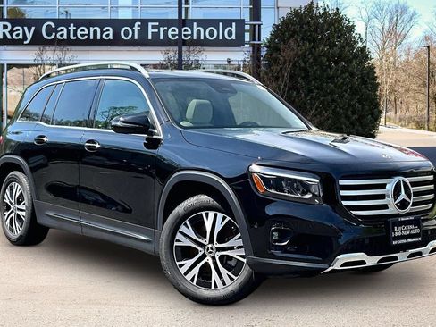 Used 2026 Mercedes-Benz GLB 250 4MATIC image 11