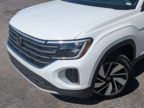 Used 2024 Volkswagen Atlas SE image 13