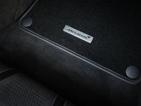 Used 2027 McLaren 750S Spider RWD image 44
