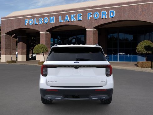 New 2026 Ford Explorer Active w/ Active Comfort Package AWD/4WD image 5