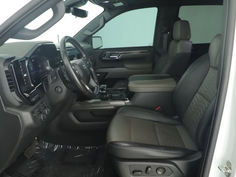 Used 2023 Chevrolet Silverado 1500 ZR2 w/ Technology Package image 21