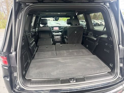 Used 2024 Jeep Wagoneer Series II image 23