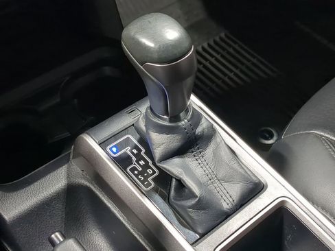 Used 2021 Toyota Tacoma Limited image 43