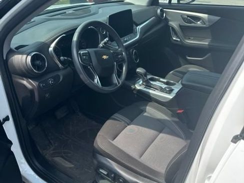 Used 2024 Chevrolet Blazer LT w/ Convenience Package FWD image 8