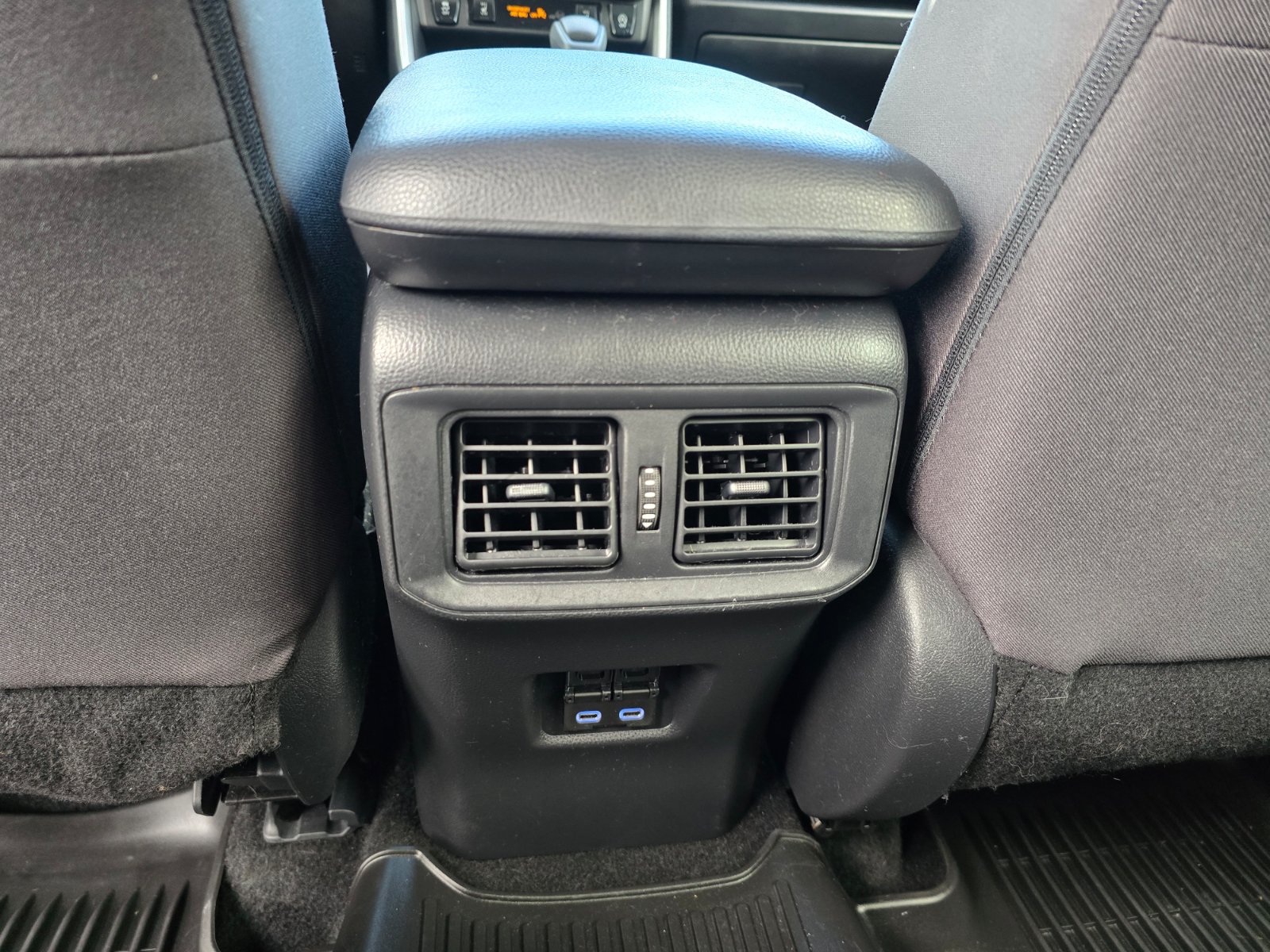 Used 2022 Toyota RAV4 XLE w/ Convenience Package AWD/4WD image 25