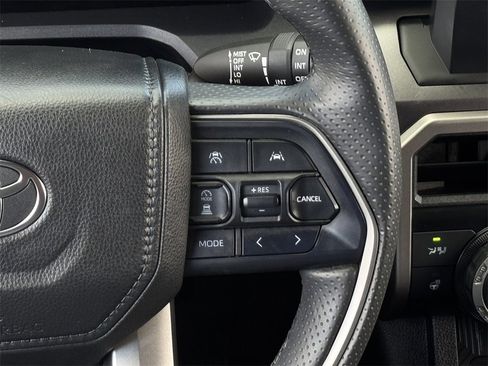 Used 2025 Toyota 4Runner TRD Off-Road image 17