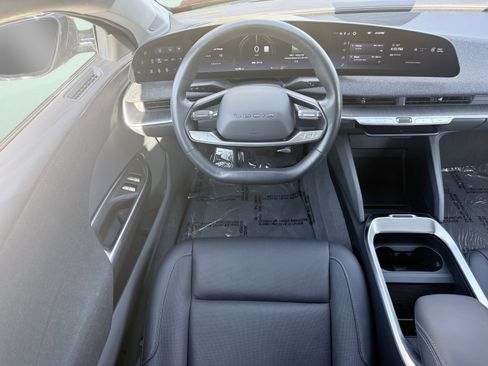 Used 2025 Lucid Air Touring image 58