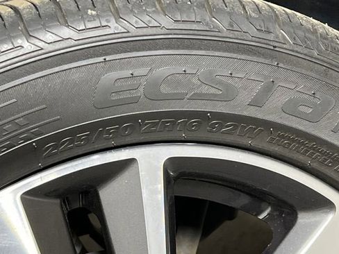 Used 2021 Nissan Versa SV image 38