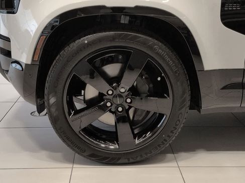 New 2026 Land Rover Defender 110 X-Dynamic SE AWD/4WD image 14