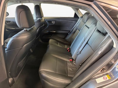 Used 2013 Toyota Avalon XLE Touring FWD image 16