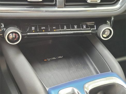 New 2026 Chevrolet Equinox EV LT image 25