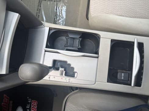 Used 2011 Toyota Camry LE FWD image 24