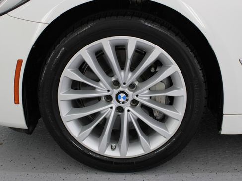 Used 2021 BMW 530i w/ Convenience Package RWD image 35