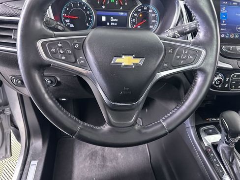 Used 2022 Chevrolet Equinox Premier AWD/4WD image 11