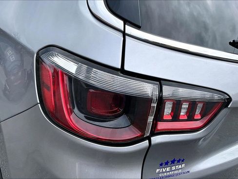 Used 2022 Jeep Compass Limited image 27