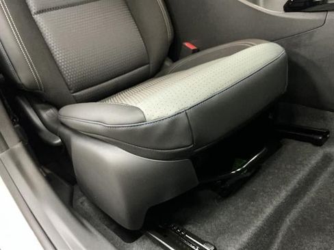 New 2026 Chevrolet Trax LT w/ Sunroof Package FWD image 34