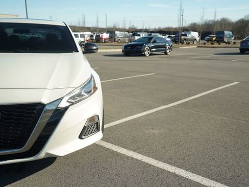 Used 2019 Nissan Altima 2.5 SR w/ SR Premium Package image 37