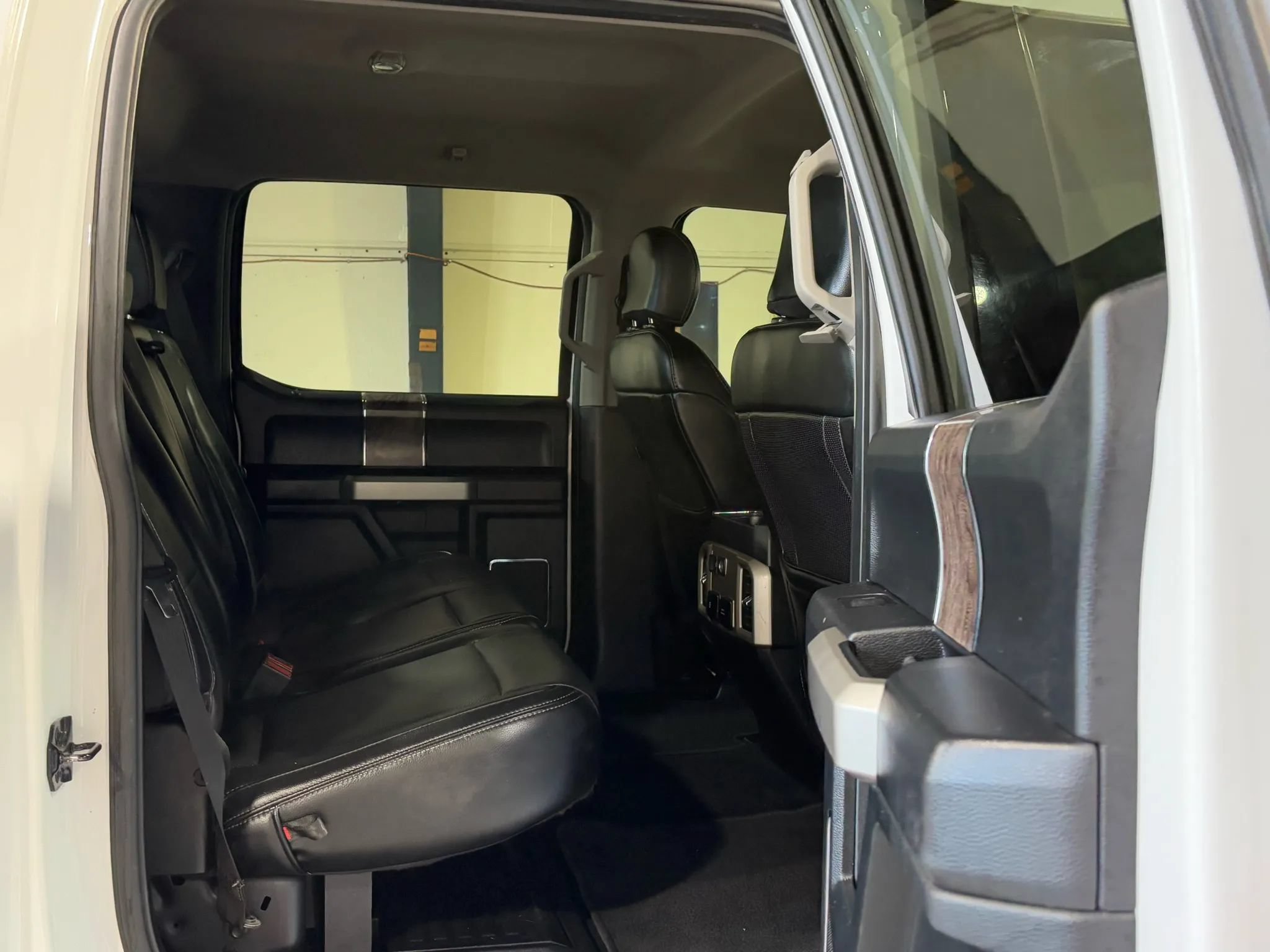 Used 2019 Ford F250 Lariat w/ Lariat Value Package AWD/4WD image 16
