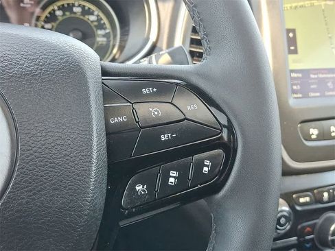 Used 2023 Jeep Cherokee Altitude Lux w/ Lux Elite Package image 18