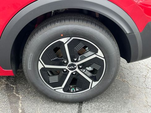 Certified 2025 Kia Niro EX FWD image 19