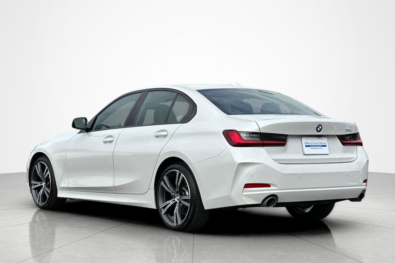 Used 2023 BMW 330i Sedan w/ Driving Assistance Package RWD image 3
