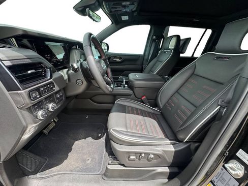 Used 2025 GMC Yukon XL AT4 Ultimate AWD/4WD image 10
