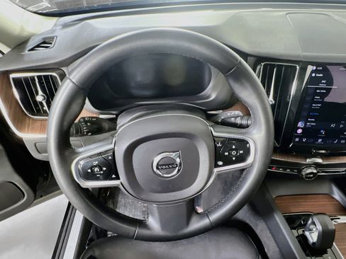 Used 2023 Volvo XC60 B5 Plus AWD/4WD image 11