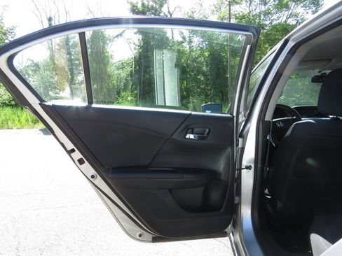 Used 2015 Honda Accord Sport image 18